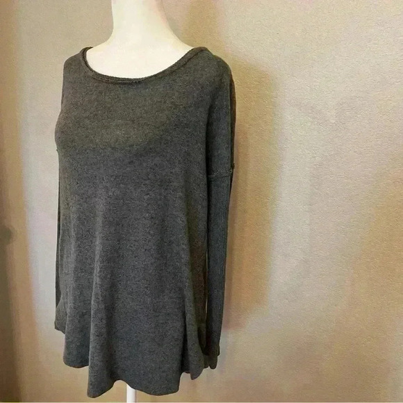 Bobeau ribbed sleeve oversize fit thin sweater in gray & black size small - Picture 10 of 15